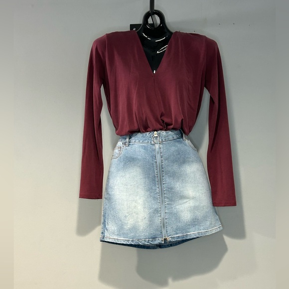 Jean Skirt with Front Zipper - Picture 2 of 4